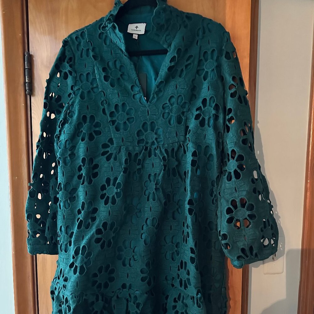 New with tags never been worn Tuckernuck lace dress size L emerald green color
